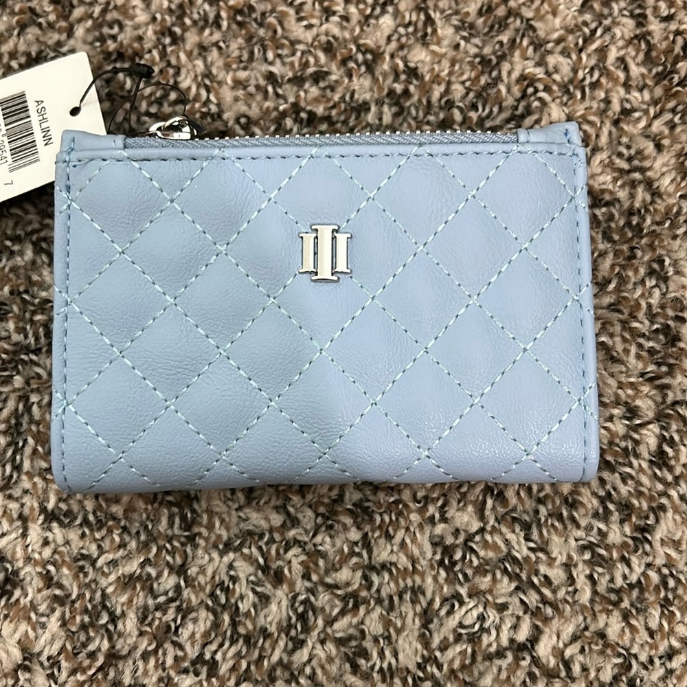 🩵NWT INC QUILTED STYLE WALLET